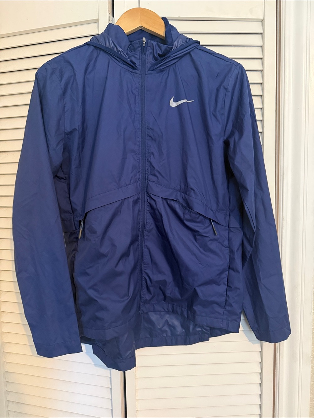 Nike Running Blue Hooded Lightweight Packable Jacket - M